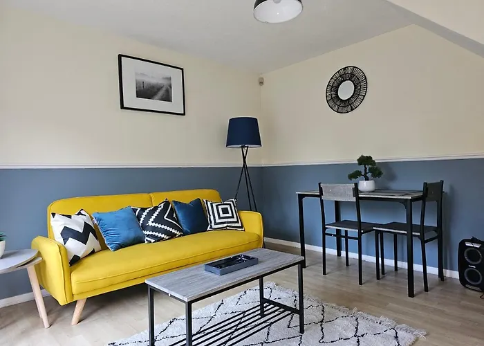 Home In Beckton. Docklands. London City Airport.